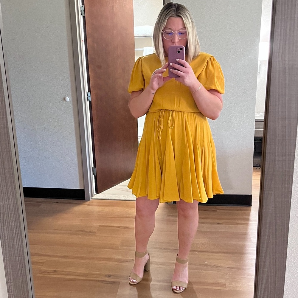 Yellow flowy dress! Size 8!